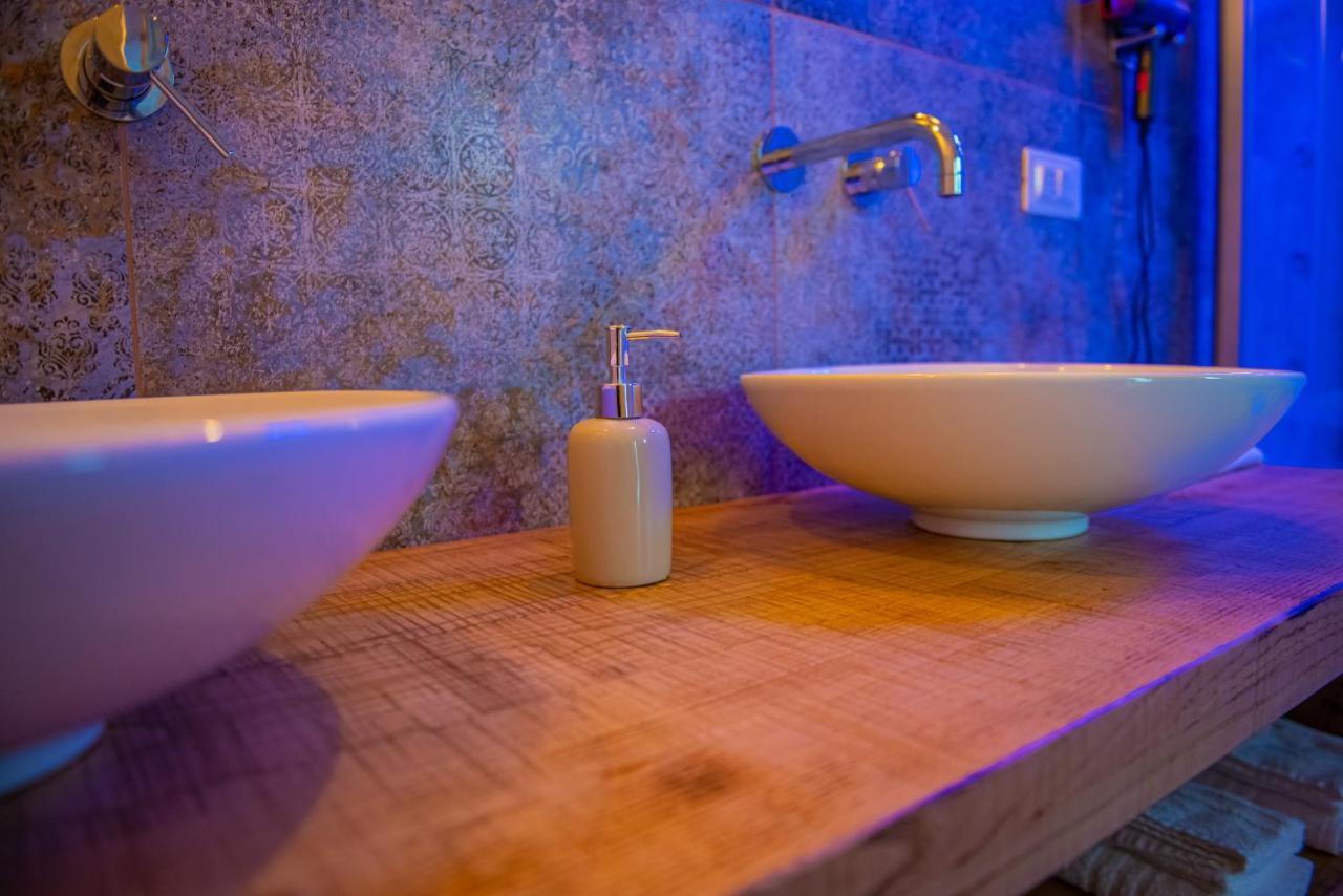 Artemide "Corte Segreta" B&B Suite Spa サン・チプリアーノ・ピチェンティーノ エクステリア 写真