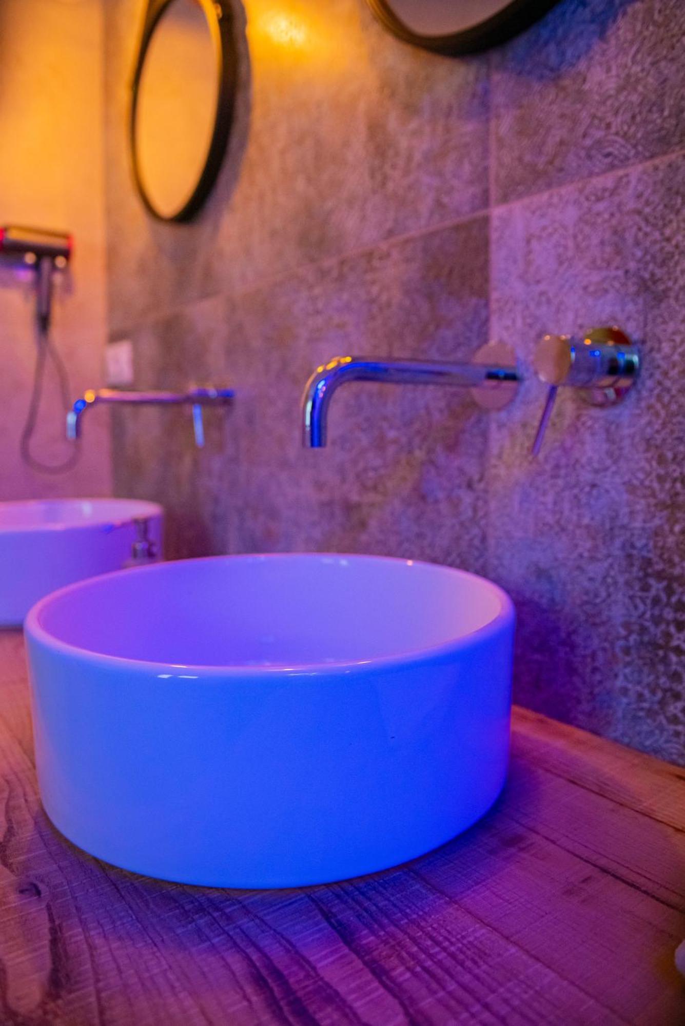 Artemide "Corte Segreta" B&B Suite Spa サン・チプリアーノ・ピチェンティーノ エクステリア 写真